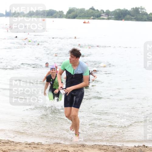 21.06.2026 - 29. Vierlanden-Triathlon Andreas Tolksdorf http://msf.ph/oto/9850875 21.06.2026 10:16:37 Schwimmen 384, 540, 577, 604, 613, 622 meine-sportfotos.de
