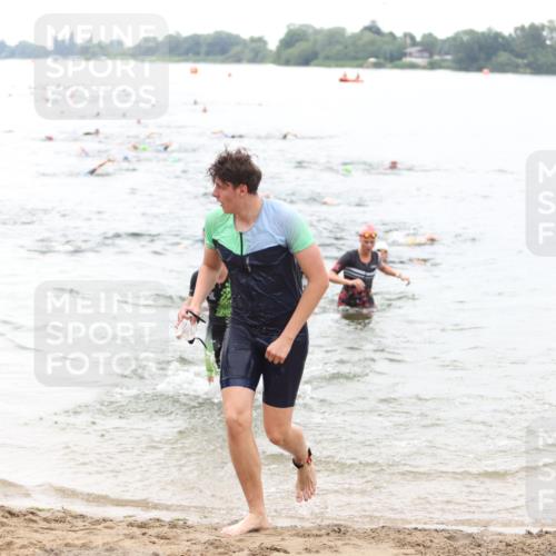 21.06.2026 - 29. Vierlanden-Triathlon Andreas Tolksdorf http://msf.ph/oto/9850888 21.06.2026 10:16:38 Schwimmen 328, 384, 540, 577, 604, 613, 622 meine-sportfotos.de