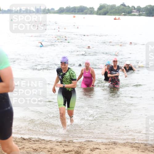 21.06.2026 - 29. Vierlanden-Triathlon Andreas Tolksdorf http://msf.ph/oto/9850891 21.06.2026 10:16:39 Schwimmen 328, 384, 388, 506, 540, 577, 604, 613, 622 meine-sportfotos.de
