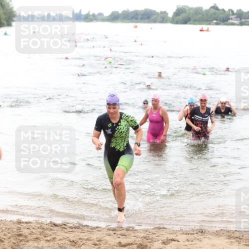 21.06.2026 - 29. Vierlanden-Triathlon Andreas Tolksdorf http://msf.ph/oto/9850897 21.06.2026 10:16:39 Schwimmen 328, 384, 388, 506, 540, 577, 604, 613, 622 meine-sportfotos.de