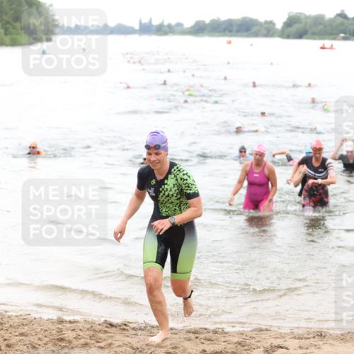 21.06.2026 - 29. Vierlanden-Triathlon Andreas Tolksdorf http://msf.ph/oto/9850911 21.06.2026 10:16:40 Schwimmen 328, 384, 388, 506, 577, 604, 613, 622 meine-sportfotos.de