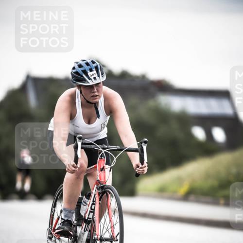 21.06.2026 - 29. Vierlanden-Triathlon H.Heesch http://msf.ph/oto/9850991 21.06.2026 10:28:03 Radfahren 267, 514, 543, 585 meine-sportfotos.de