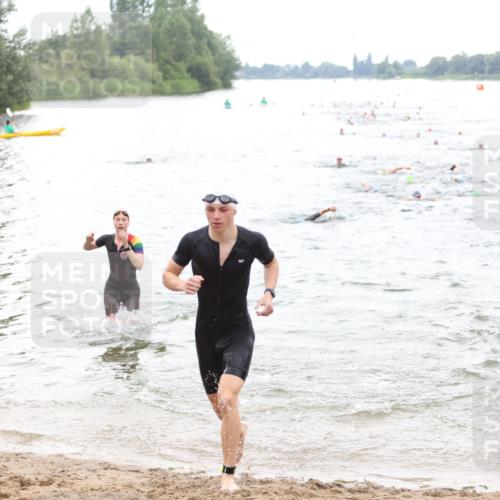 21.06.2026 - 29. Vierlanden-Triathlon Andreas Tolksdorf http://msf.ph/oto/9851013 21.06.2026 10:16:49 Schwimmen 328, 374, 388, 485, 506, 536, 538, 604, 613, 622 meine-sportfotos.de