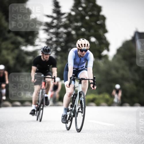 21.06.2026 - 29. Vierlanden-Triathlon H.Heesch http://msf.ph/oto/9851060 21.06.2026 10:28:20 Radfahren 4, 79, 368, 538, 567, 574, 575, 582, 590, 608 meine-sportfotos.de