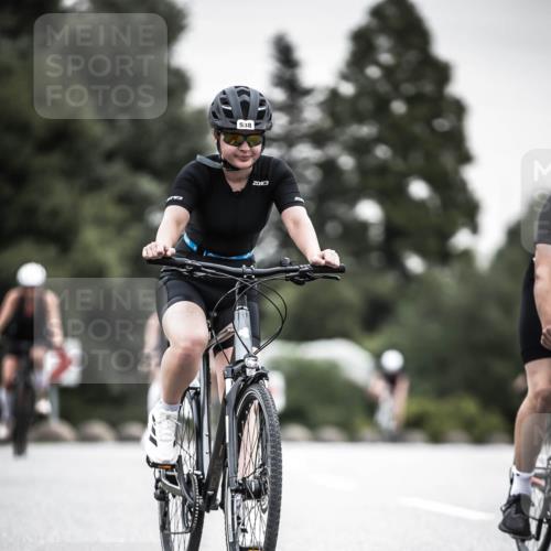 21.06.2026 - 29. Vierlanden-Triathlon H.Heesch http://msf.ph/oto/9851069 21.06.2026 10:28:21 Radfahren 4, 79, 368, 481, 538, 567, 574, 575, 582, 590, 608 meine-sportfotos.de