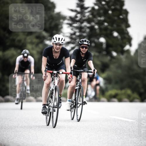 21.06.2026 - 29. Vierlanden-Triathlon H.Heesch http://msf.ph/oto/9851141 21.06.2026 10:28:27 Radfahren 4, 51, 55, 61, 78, 106, 197, 481, 561, 567, 574, 582, 590, 592, 606, 608, 616 meine-sportfotos.de
