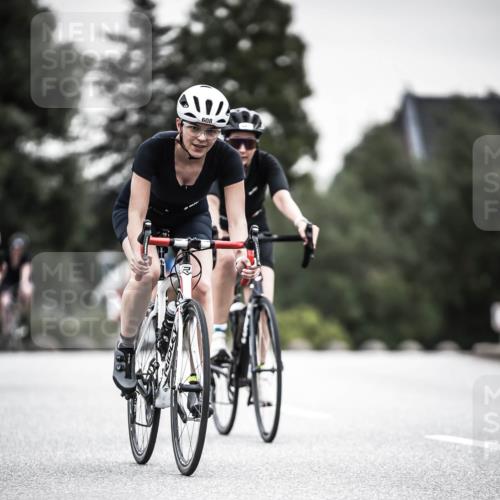 21.06.2026 - 29. Vierlanden-Triathlon H.Heesch http://msf.ph/oto/9851152 21.06.2026 10:28:28 Radfahren 4, 51, 55, 61, 78, 99, 106, 197, 481, 561, 567, 574, 582, 590, 592, 606, 608, 616 meine-sportfotos.de