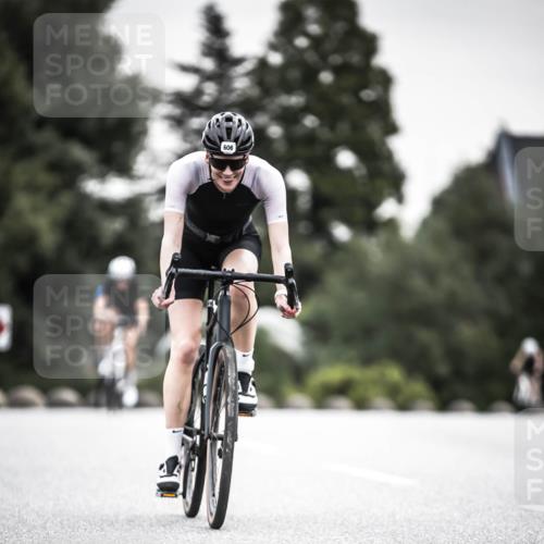 21.06.2026 - 29. Vierlanden-Triathlon H.Heesch http://msf.ph/oto/9851166 21.06.2026 10:28:29 Radfahren 4, 51, 55, 61, 78, 99, 106, 197, 387, 481, 535, 561, 574, 582, 592, 606, 608, 616 meine-sportfotos.de