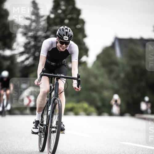 21.06.2026 - 29. Vierlanden-Triathlon H.Heesch http://msf.ph/oto/9851174 21.06.2026 10:28:29 Radfahren 4, 51, 55, 61, 78, 99, 106, 197, 387, 481, 535, 561, 574, 582, 592, 606, 608, 616 meine-sportfotos.de