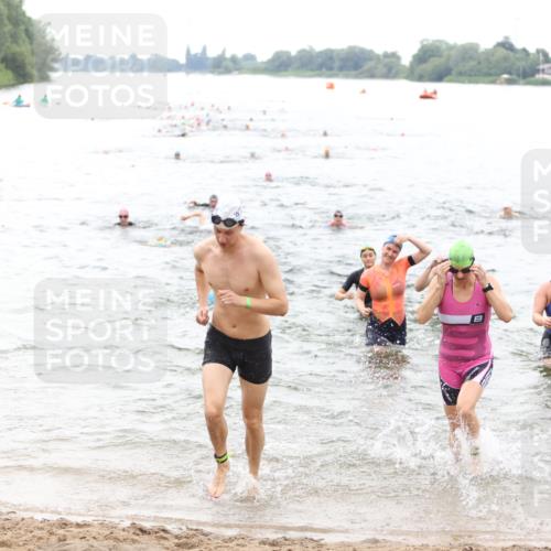 21.06.2026 - 29. Vierlanden-Triathlon Andreas Tolksdorf http://msf.ph/oto/9851185 21.06.2026 10:17:08 Schwimmen 386, 480, 488, 521, 530, 533, 574, 591, 602, 625 meine-sportfotos.de
