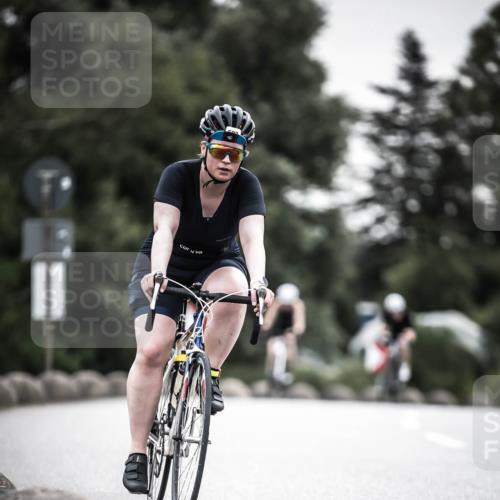 21.06.2026 - 29. Vierlanden-Triathlon H.Heesch http://msf.ph/oto/9851199 21.06.2026 10:28:33 Radfahren 51, 55, 61, 78, 99, 106, 197, 367, 387, 390, 511, 535, 561, 592, 606, 616 meine-sportfotos.de