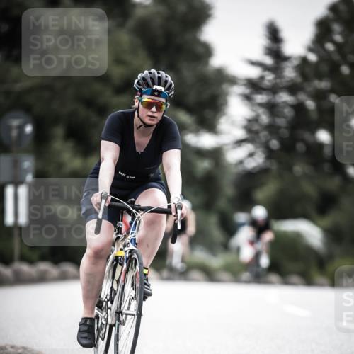 21.06.2026 - 29. Vierlanden-Triathlon H.Heesch http://msf.ph/oto/9851200 21.06.2026 10:28:33 Radfahren 51, 55, 61, 78, 99, 106, 197, 367, 387, 390, 511, 535, 561, 592, 606, 616 meine-sportfotos.de