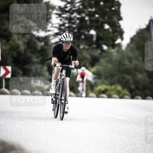 21.06.2026 - 29. Vierlanden-Triathlon H.Heesch http://msf.ph/oto/9851218 21.06.2026 10:28:36 Radfahren 99, 106, 367, 387, 390, 508, 511, 535, 561, 592, 616 meine-sportfotos.de