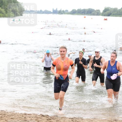 21.06.2026 - 29. Vierlanden-Triathlon Andreas Tolksdorf http://msf.ph/oto/9851235 21.06.2026 10:17:12 Schwimmen 386, 488, 521, 530, 533, 574, 585, 591, 602, 625 meine-sportfotos.de