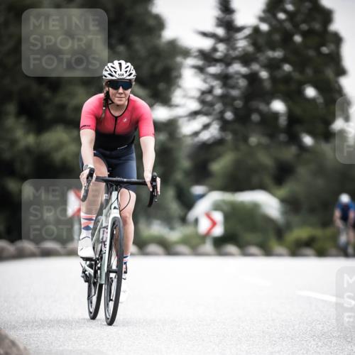 21.06.2026 - 29. Vierlanden-Triathlon H.Heesch http://msf.ph/oto/9851250 21.06.2026 10:28:42 Radfahren 390, 508, 583, 619 meine-sportfotos.de