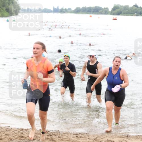 21.06.2026 - 29. Vierlanden-Triathlon Andreas Tolksdorf http://msf.ph/oto/9851251 21.06.2026 10:17:13 Schwimmen 386, 488, 521, 530, 533, 574, 585, 591, 599, 602, 625 meine-sportfotos.de