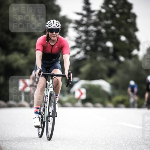 21.06.2026 - 29. Vierlanden-Triathlon H.Heesch http://msf.ph/oto/9851255 21.06.2026 10:28:42 Radfahren 390, 508, 583, 619 meine-sportfotos.de