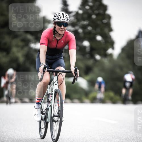21.06.2026 - 29. Vierlanden-Triathlon H.Heesch http://msf.ph/oto/9851262 21.06.2026 10:28:42 Radfahren 390, 508, 583, 619 meine-sportfotos.de