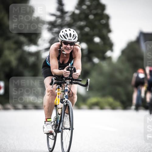 21.06.2026 - 29. Vierlanden-Triathlon H.Heesch http://msf.ph/oto/9851294 21.06.2026 10:28:46 Radfahren 27, 508, 551, 583, 619 meine-sportfotos.de