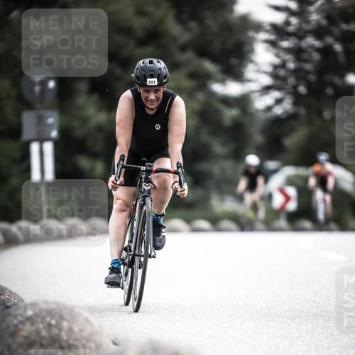 21.06.2026 - 29. Vierlanden-Triathlon H.Heesch http://msf.ph/oto/9851326 21.06.2026 10:28:52 Radfahren 27, 499, 551, 553, 619 meine-sportfotos.de