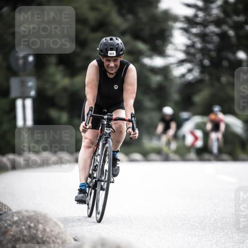 21.06.2026 - 29. Vierlanden-Triathlon H.Heesch http://msf.ph/oto/9851329 21.06.2026 10:28:52 Radfahren 27, 499, 551, 553, 619 meine-sportfotos.de