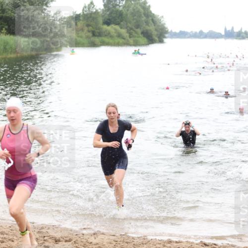 21.06.2026 - 29. Vierlanden-Triathlon Andreas Tolksdorf http://msf.ph/oto/9851374 21.06.2026 10:17:26 Schwimmen 369, 486, 517, 543, 567, 585, 599, 600 meine-sportfotos.de