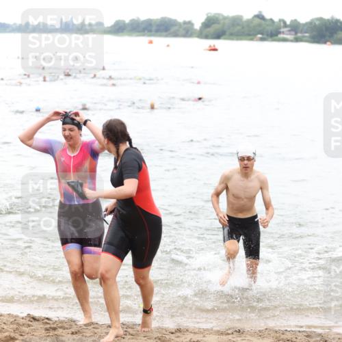 21.06.2026 - 29. Vierlanden-Triathlon Andreas Tolksdorf http://msf.ph/oto/9851393 21.06.2026 10:17:28 Schwimmen 353, 369, 486, 508, 517, 543, 567, 599, 600 meine-sportfotos.de