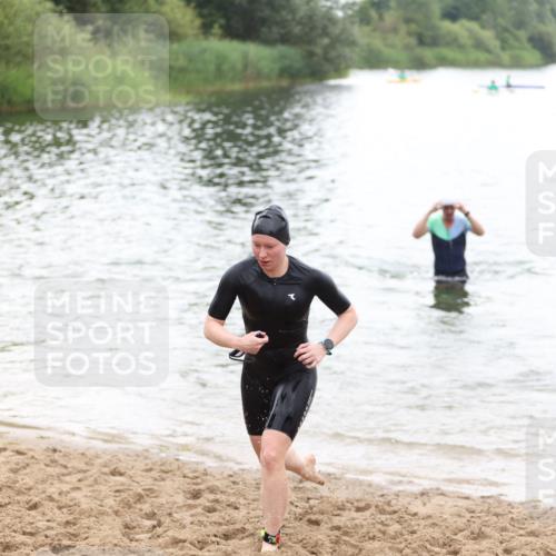 21.06.2026 - 29. Vierlanden-Triathlon Andreas Tolksdorf http://msf.ph/oto/9851411 21.06.2026 10:17:32 Schwimmen 353, 369, 508, 543, 567, 575, 600 meine-sportfotos.de