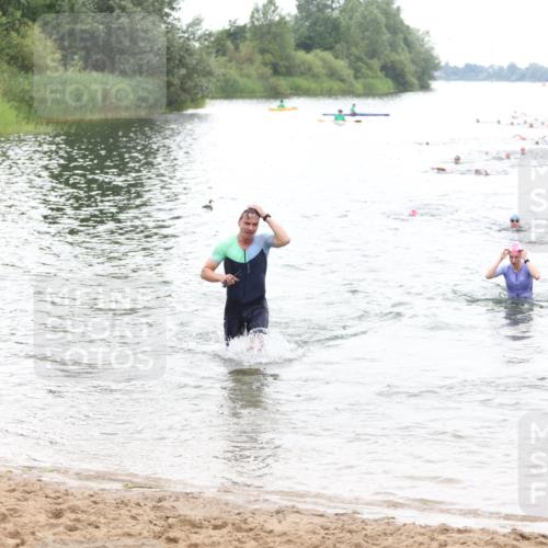 21.06.2026 - 29. Vierlanden-Triathlon Andreas Tolksdorf http://msf.ph/oto/9851426 21.06.2026 10:17:35 Schwimmen 353, 508, 575, 600 meine-sportfotos.de