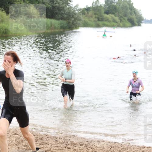 21.06.2026 - 29. Vierlanden-Triathlon Andreas Tolksdorf http://msf.ph/oto/9851527 21.06.2026 10:17:55 Schwimmen 481, 514, 553, 557, 563, 565 meine-sportfotos.de