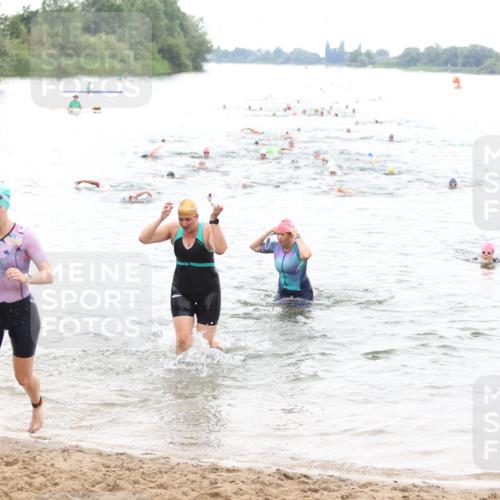 21.06.2026 - 29. Vierlanden-Triathlon Andreas Tolksdorf http://msf.ph/oto/9851555 21.06.2026 10:17:59 Schwimmen 481, 514, 553, 557, 563, 565 meine-sportfotos.de
