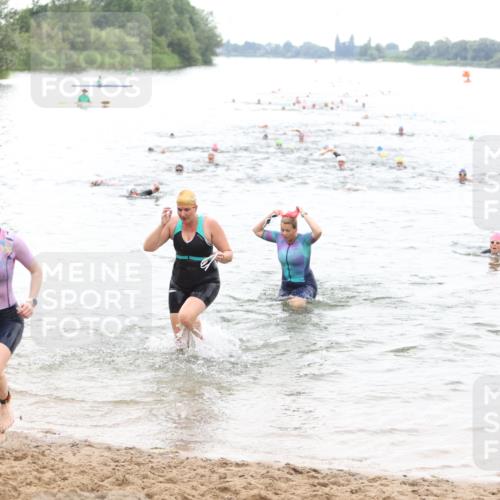 21.06.2026 - 29. Vierlanden-Triathlon Andreas Tolksdorf http://msf.ph/oto/9851567 21.06.2026 10:17:59 Schwimmen 481, 514, 553, 557, 563, 565 meine-sportfotos.de