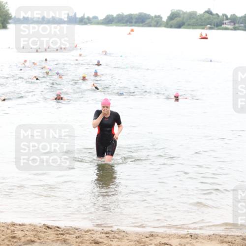 21.06.2026 - 29. Vierlanden-Triathlon Andreas Tolksdorf http://msf.ph/oto/9851621 21.06.2026 10:18:07 Schwimmen 494, 514, 565 meine-sportfotos.de