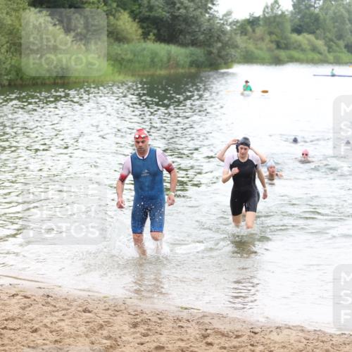 21.06.2026 - 29. Vierlanden-Triathlon Andreas Tolksdorf http://msf.ph/oto/9851690 21.06.2026 10:18:21 Schwimmen 499, 571, 582, 592, 606, 618 meine-sportfotos.de