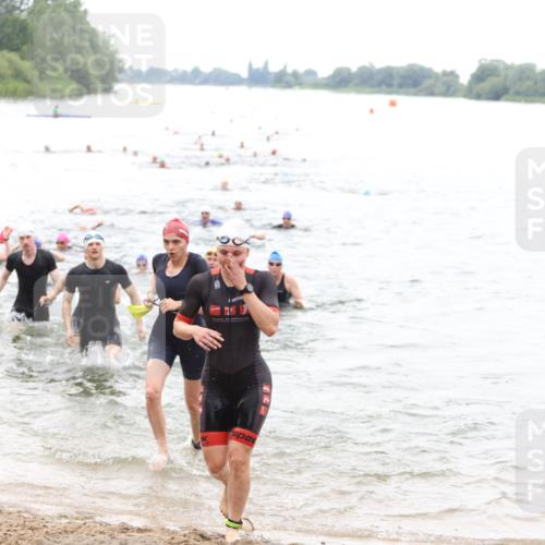 21.06.2026 - 29. Vierlanden-Triathlon Andreas Tolksdorf http://msf.ph/oto/9851785 21.06.2026 10:18:31 Schwimmen 368, 391, 499, 510, 513, 516, 539, 558, 582, 583, 590, 605, 608 meine-sportfotos.de