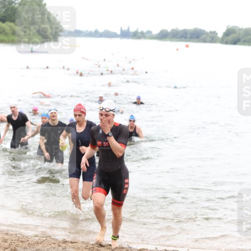 21.06.2026 - 29. Vierlanden-Triathlon Andreas Tolksdorf http://msf.ph/oto/9851789 21.06.2026 10:18:31 Schwimmen 368, 391, 499, 510, 513, 516, 539, 558, 582, 583, 590, 605, 608 meine-sportfotos.de