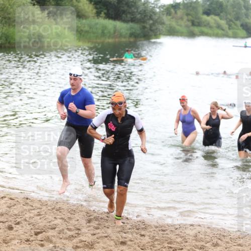 21.06.2026 - 29. Vierlanden-Triathlon Andreas Tolksdorf http://msf.ph/oto/9852021 21.06.2026 10:18:56 Schwimmen 355, 492, 497, 524, 551, 561, 570, 595, 615 meine-sportfotos.de