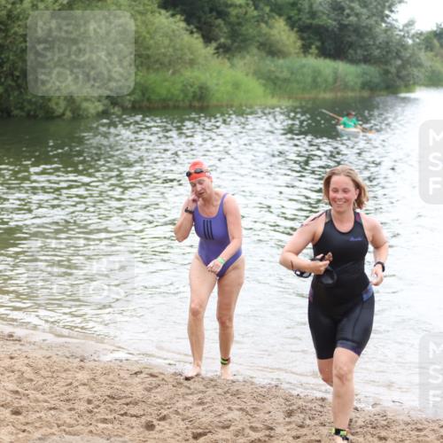 21.06.2026 - 29. Vierlanden-Triathlon Andreas Tolksdorf http://msf.ph/oto/9852065 21.06.2026 10:19:02 Schwimmen 355, 497, 512, 519, 535, 561, 570, 595, 615 meine-sportfotos.de