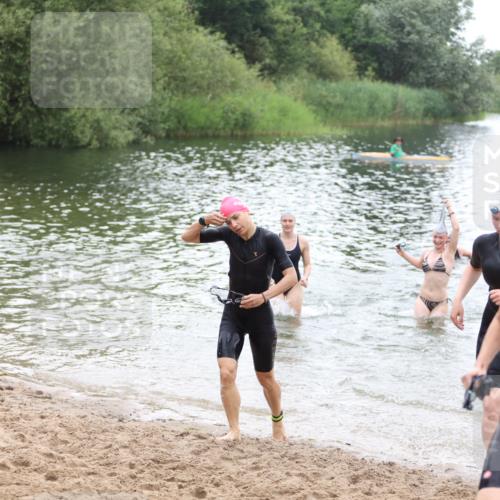 21.06.2026 - 29. Vierlanden-Triathlon Andreas Tolksdorf http://msf.ph/oto/9852217 21.06.2026 10:19:28 Schwimmen 498, 502, 518, 522, 523, 527, 534, 548, 566, 580, 581, 594, 603, 1357 meine-sportfotos.de