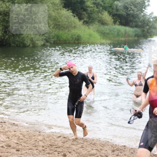 21.06.2026 - 29. Vierlanden-Triathlon Andreas Tolksdorf http://msf.ph/oto/9852224 21.06.2026 10:19:28 Schwimmen 498, 502, 518, 522, 523, 527, 534, 548, 566, 580, 581, 594, 603, 1357 meine-sportfotos.de