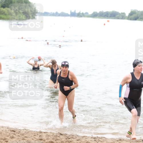 21.06.2026 - 29. Vierlanden-Triathlon Andreas Tolksdorf http://msf.ph/oto/9852244 21.06.2026 10:19:32 Schwimmen 498, 505, 518, 522, 523, 527, 534, 548, 566, 579, 580, 581, 594, 603, 1357 meine-sportfotos.de