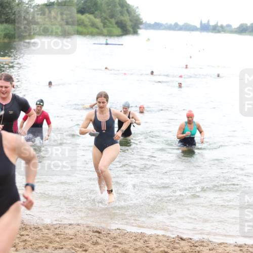 21.06.2026 - 29. Vierlanden-Triathlon Andreas Tolksdorf http://msf.ph/oto/9852276 21.06.2026 10:19:34 Schwimmen 498, 505, 523, 534, 548, 566, 579, 580, 581, 594, 603, 1357 meine-sportfotos.de
