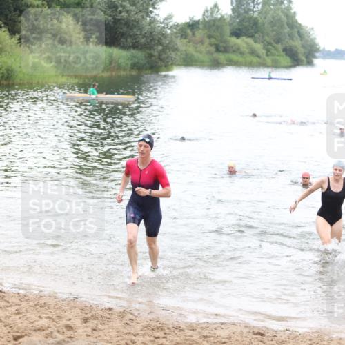 21.06.2026 - 29. Vierlanden-Triathlon Andreas Tolksdorf http://msf.ph/oto/9852290 21.06.2026 10:19:38 Schwimmen 498, 505, 523, 534, 579, 580, 581, 594, 1357 meine-sportfotos.de