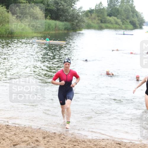 21.06.2026 - 29. Vierlanden-Triathlon Andreas Tolksdorf http://msf.ph/oto/9852302 21.06.2026 10:19:38 Schwimmen 498, 505, 523, 534, 579, 580, 581, 594, 1357 meine-sportfotos.de