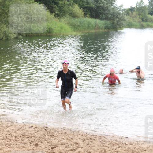 21.06.2026 - 29. Vierlanden-Triathlon Andreas Tolksdorf http://msf.ph/oto/9852358 21.06.2026 10:20:12 Schwimmen 366, 559, 572, 616 meine-sportfotos.de