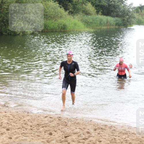 21.06.2026 - 29. Vierlanden-Triathlon Andreas Tolksdorf http://msf.ph/oto/9852367 21.06.2026 10:20:13 Schwimmen 366, 559, 572, 616 meine-sportfotos.de
