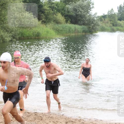21.06.2026 - 29. Vierlanden-Triathlon Andreas Tolksdorf http://msf.ph/oto/9852382 21.06.2026 10:20:20 Schwimmen 366, 489, 559, 572, 616, 619 meine-sportfotos.de