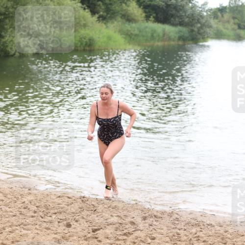 21.06.2026 - 29. Vierlanden-Triathlon Andreas Tolksdorf http://msf.ph/oto/9852397 21.06.2026 10:20:25 Schwimmen 489, 559, 616, 619 meine-sportfotos.de
