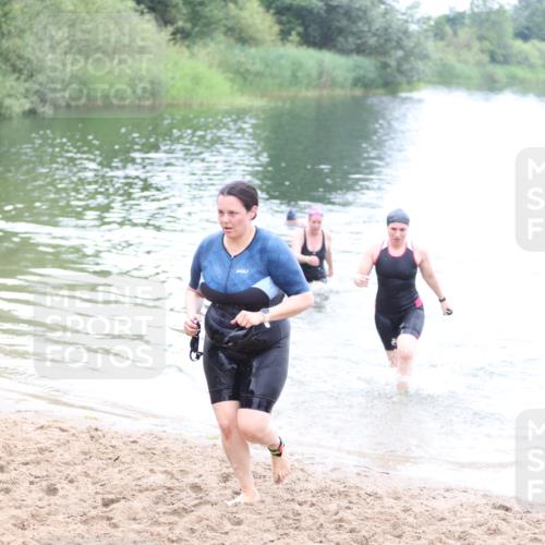 21.06.2026 - 29. Vierlanden-Triathlon Andreas Tolksdorf http://msf.ph/oto/9852415 21.06.2026 10:21:59 Schwimmen 525, 541, 617 meine-sportfotos.de