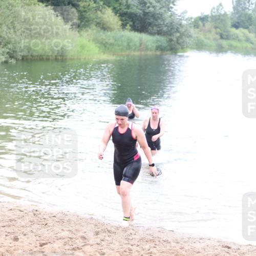 21.06.2026 - 29. Vierlanden-Triathlon Andreas Tolksdorf http://msf.ph/oto/9852420 21.06.2026 10:22:01 Schwimmen 525, 541, 617 meine-sportfotos.de